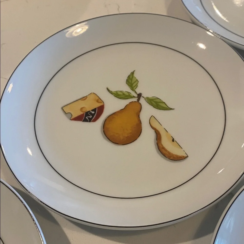 In Original Case Crate & Barrel Nancy Green Fruit Fromage Appetizer Plates Set 6
